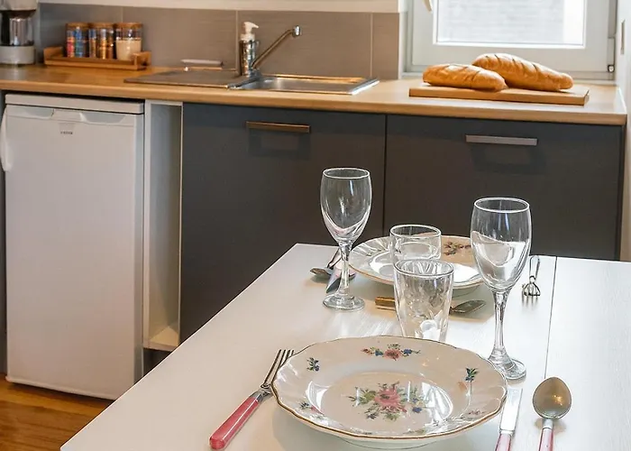 Daire Studio Moderne, Cosy & Lumineux Chez Suzanne